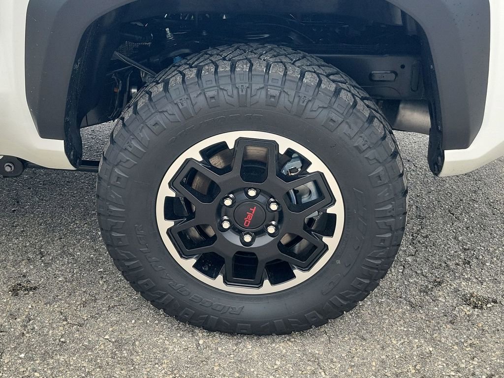 New 2025 Toyota Tacoma TRD Off-Road image 18