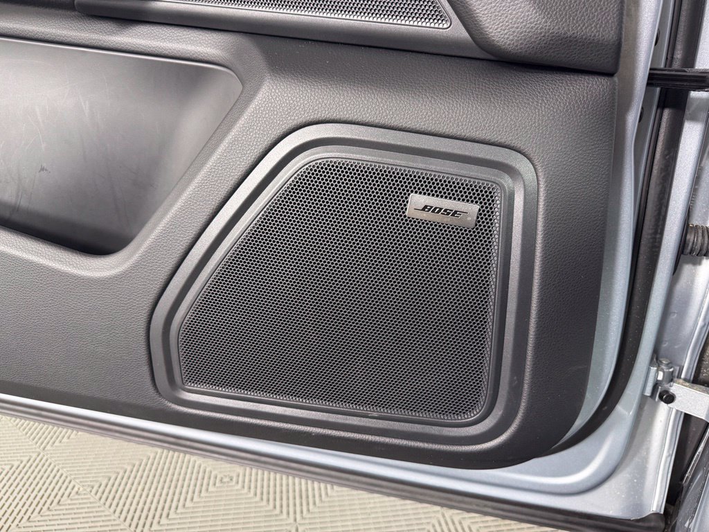 Certified 2025 Porsche Macan AWD/4WD image 21