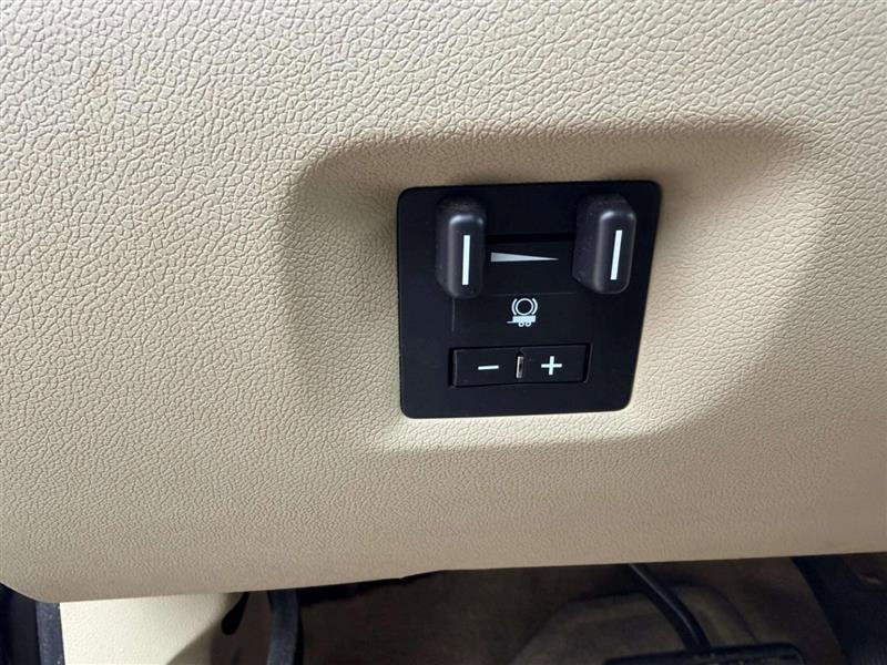 Used 2013 GMC Yukon Denali image 29