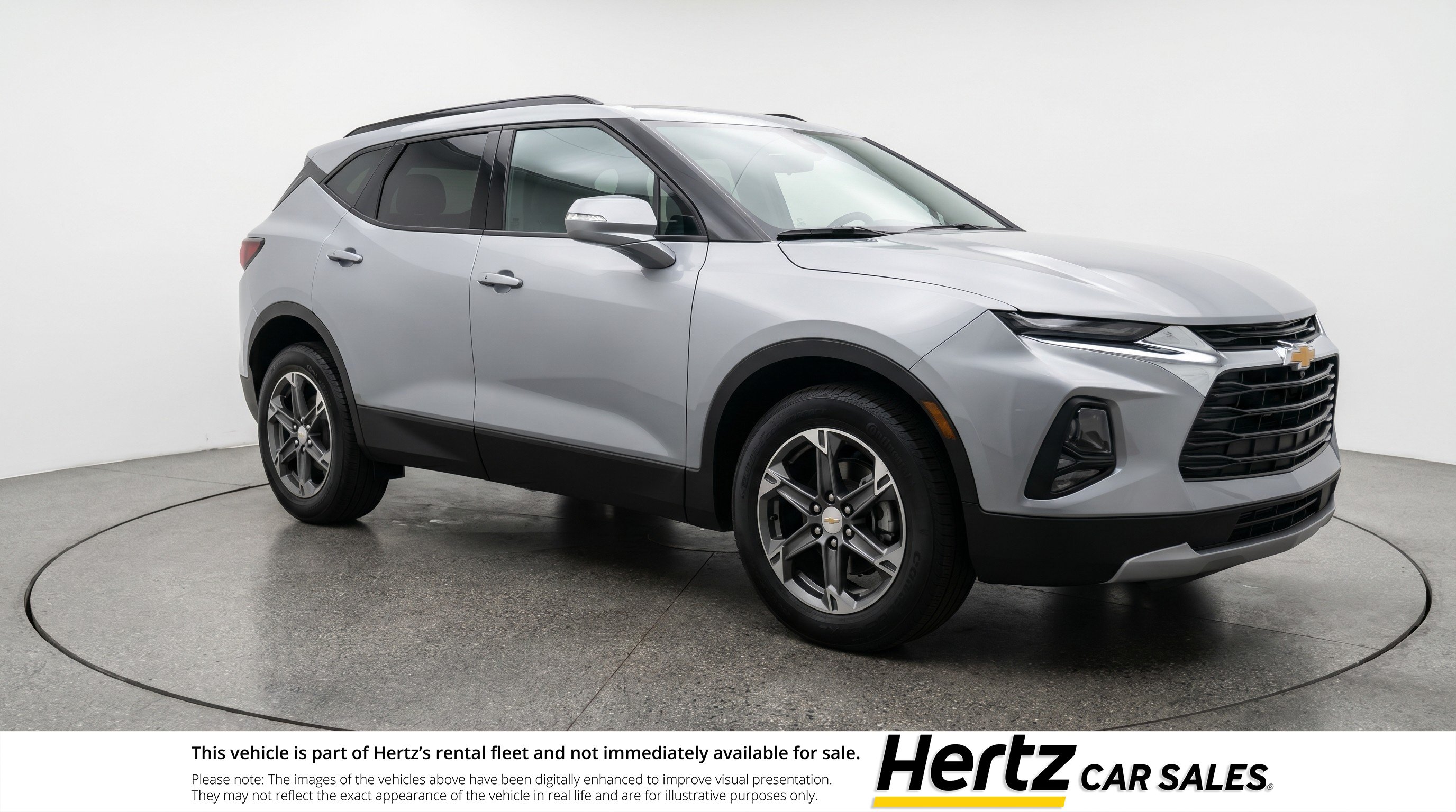 Used 2025 Chevrolet Blazer LT FWD image 1