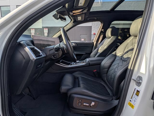 Used 2024 BMW X5 sDrive40i w/ Parking Assistance Package RWD image 13