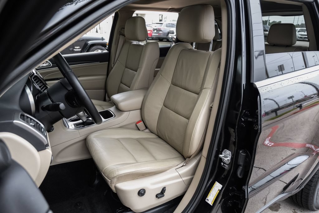 Used 2022 Jeep Grand Cherokee Limited w/ Tech Group RWD image 8