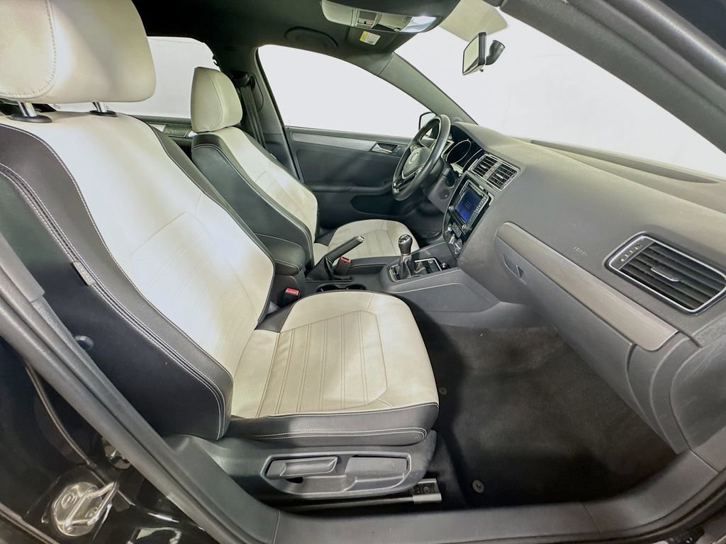 Used 2016 Volkswagen Jetta Sport image 33