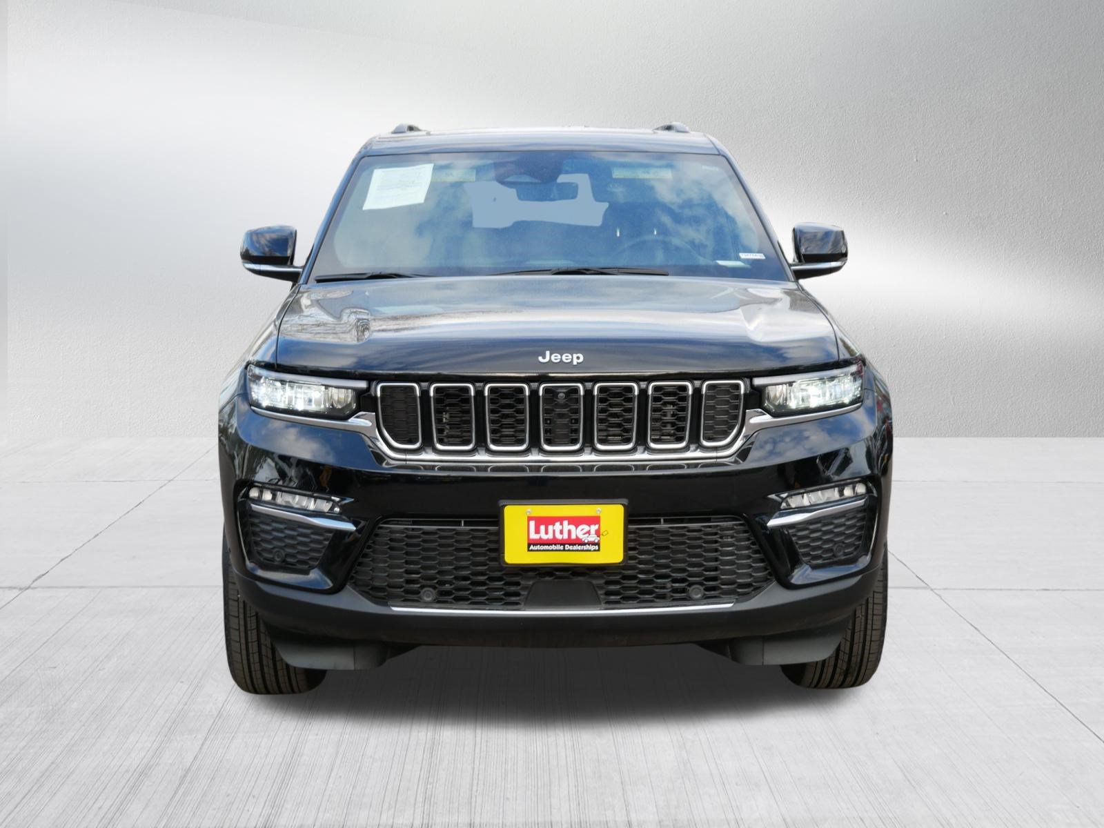 Used 2025 Jeep Grand Cherokee Limited 4xe w/ Luxury Tech Group II AWD/4WD image 2