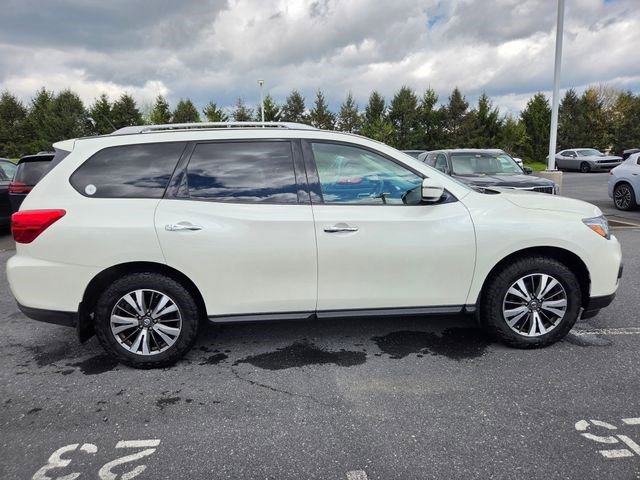 Used 2017 Nissan Pathfinder SV image 17