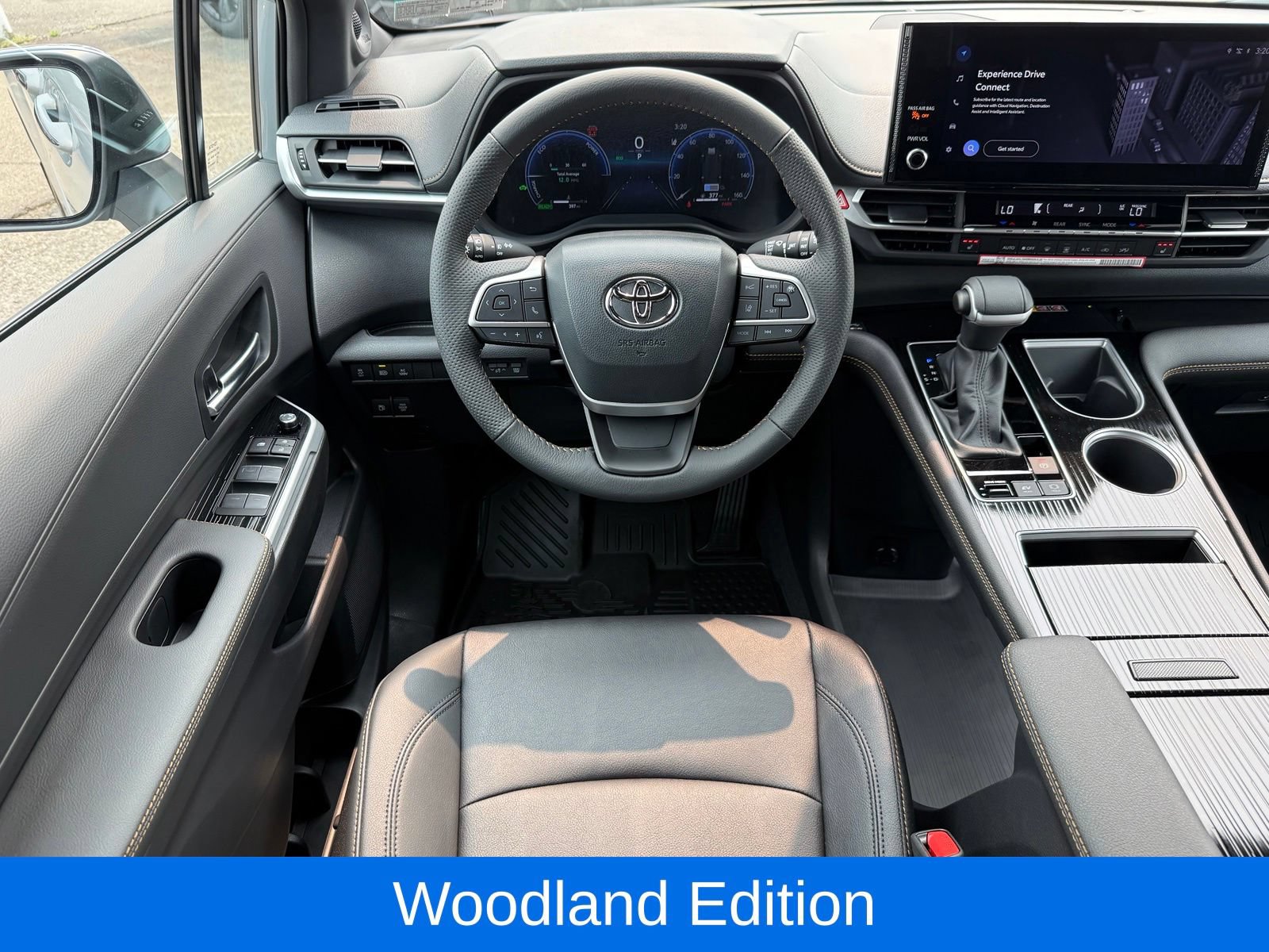 Used 2026 Toyota Sienna XLE Woodland Edition AWD/4WD image 32