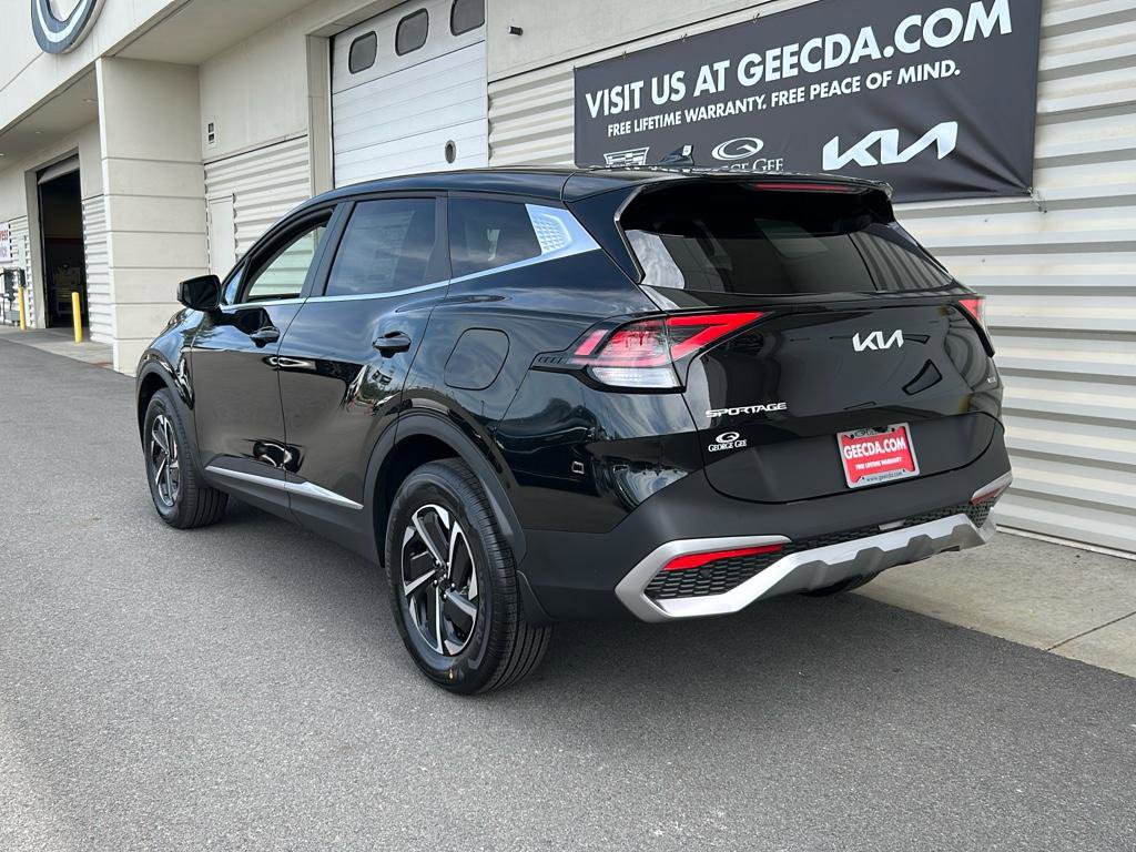 New 2025 Kia Sportage LX image 6