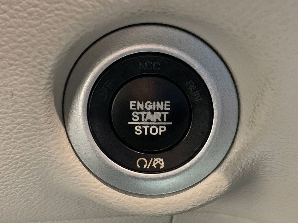Used 2019 Chrysler Pacifica Touring-L Plus w/ Advanced Safetytec Group FWD image 16