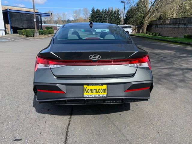 New 2026 Hyundai Elantra SE image 4