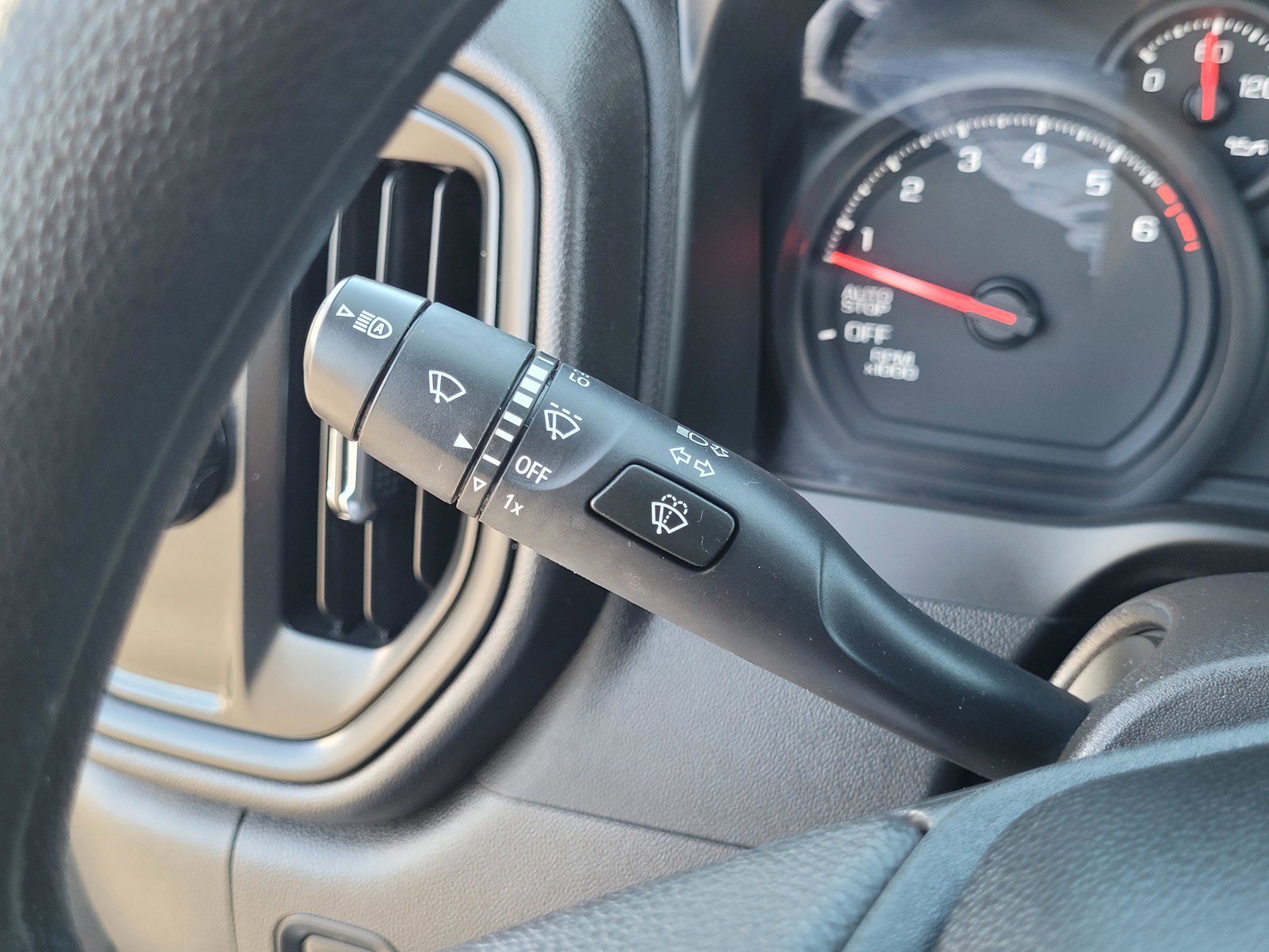 Used 2025 Chevrolet Silverado 1500 W/T image 20