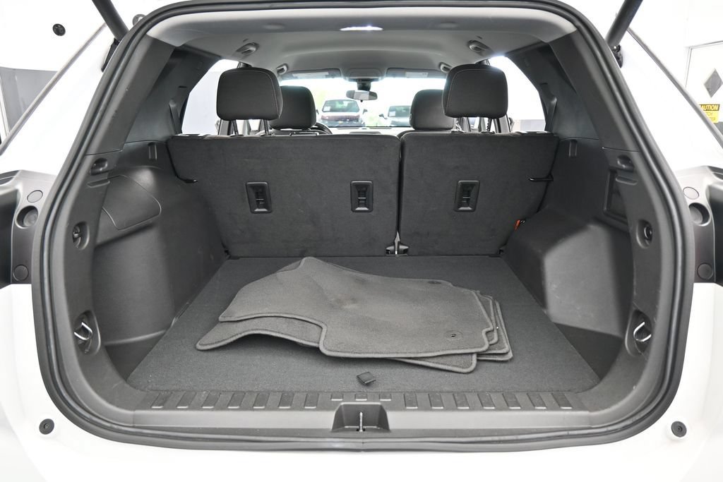 Used 2024 Chevrolet Equinox LT FWD image 34