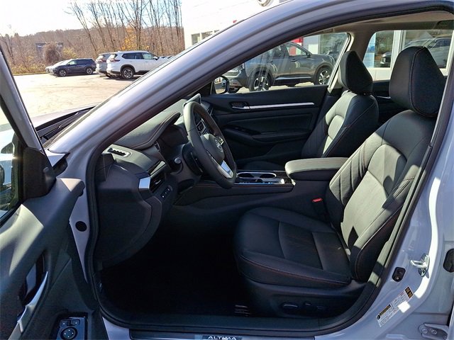 New 2025 Nissan Altima 2.5 SR image 5