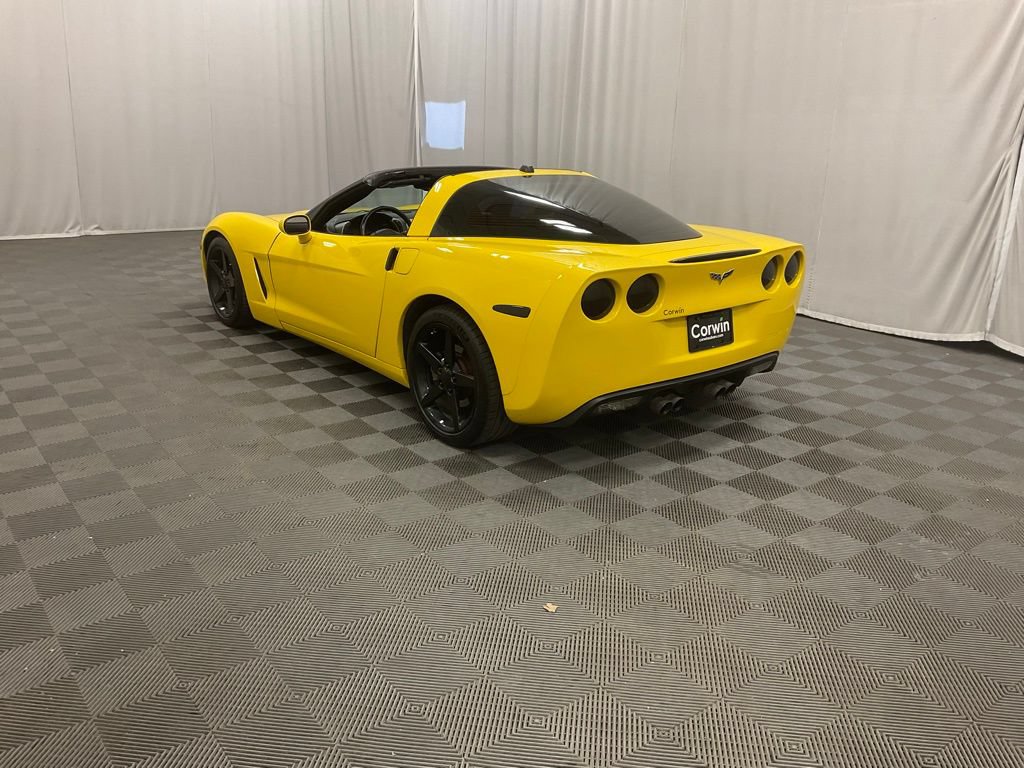 Used 2005 Chevrolet Corvette Coupe w/ Preferred Equipment Group RWD image 9