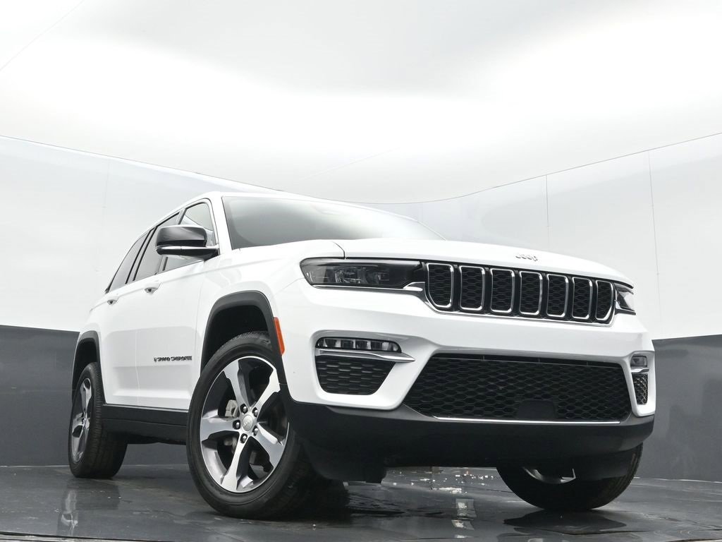 Used 2023 Jeep Grand Cherokee Limited image 29