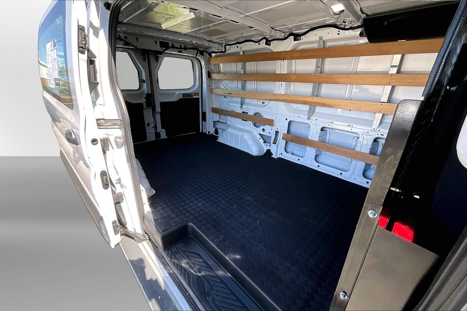 Used 2023 Ford Transit 250 Low Roof AWD w/ Exterior Upgrade Package image 15