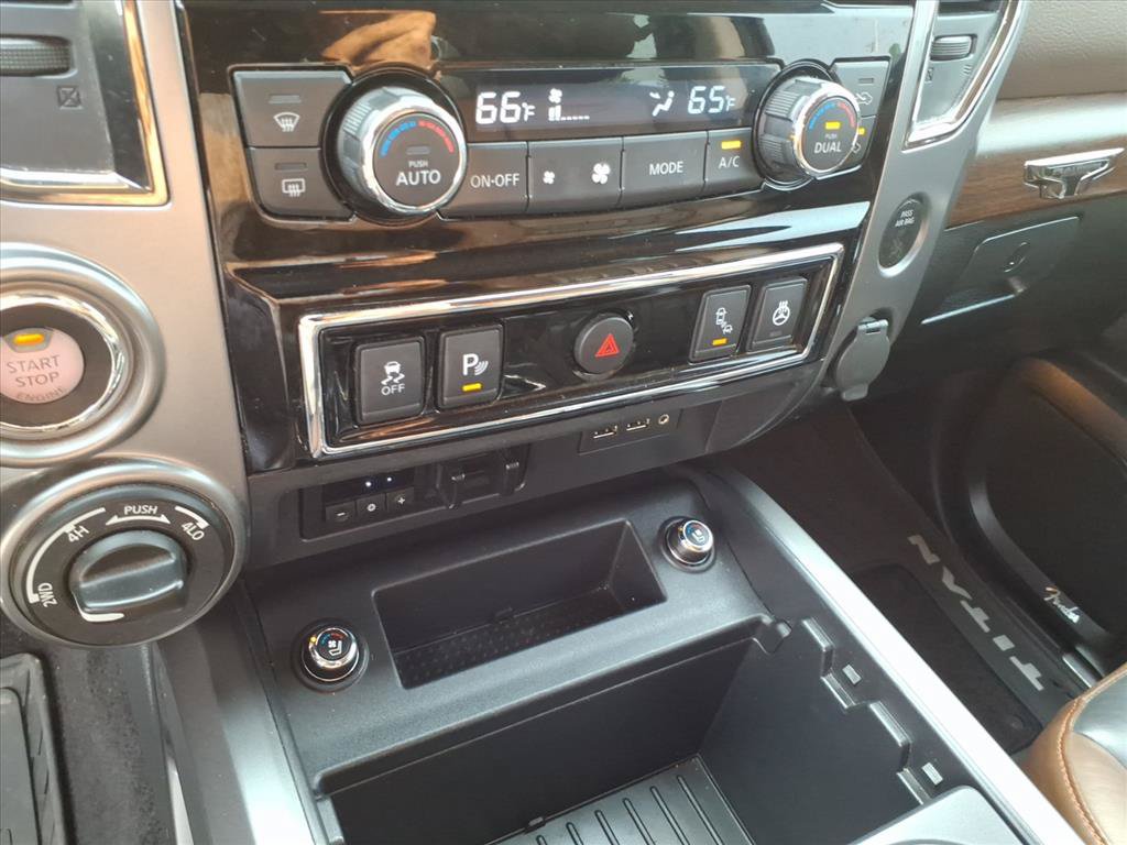 Used 2019 Nissan Titan Platinum Reserve AWD/4WD image 34