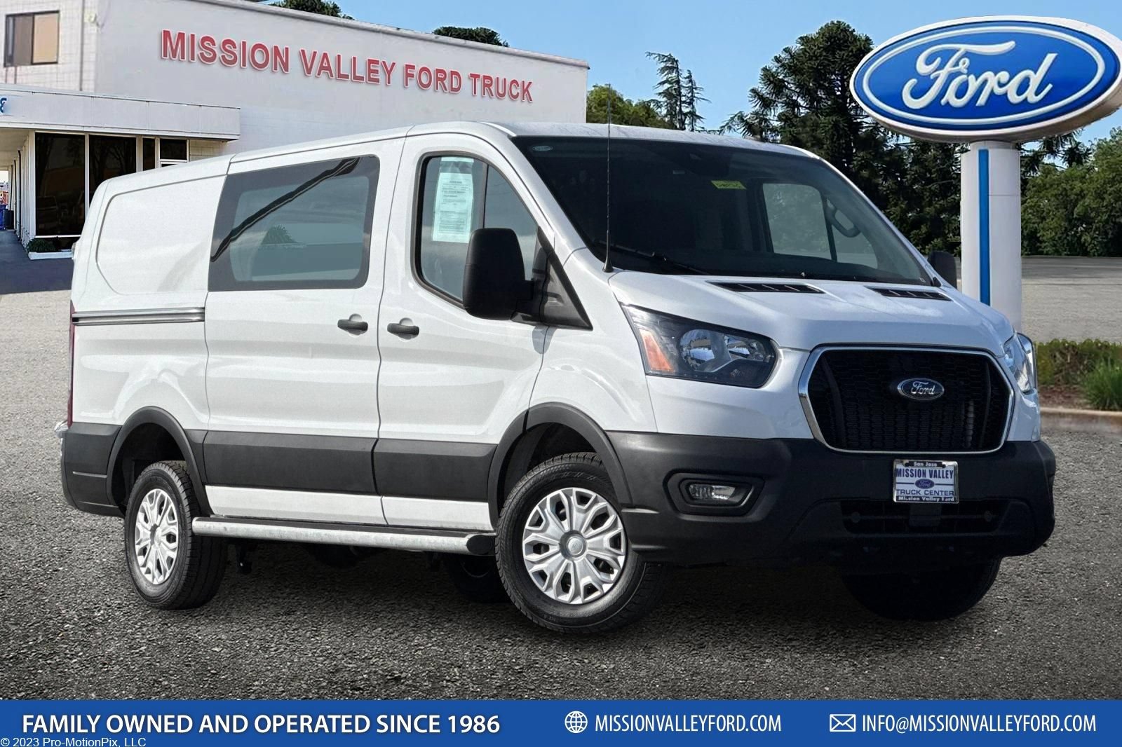 Used 2025 Ford Transit 250 Low Roof w/ Exterior Upgrade Package RWD image 1