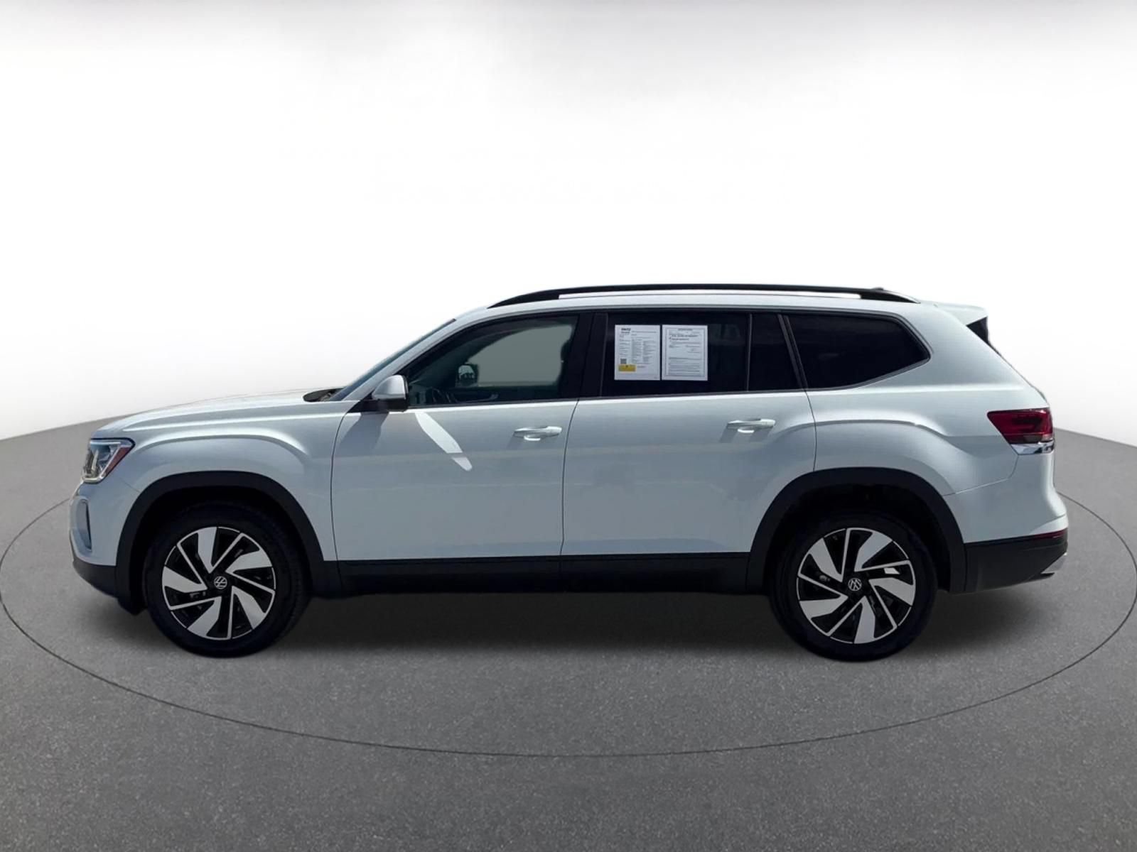 Used 2026 Volkswagen Atlas SE FWD image 9