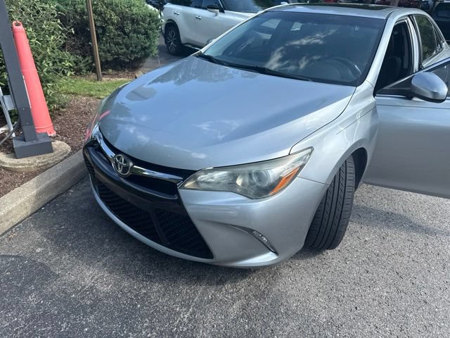 Used 2016 Toyota Camry SE w/ Moonroof Package FWD image 5