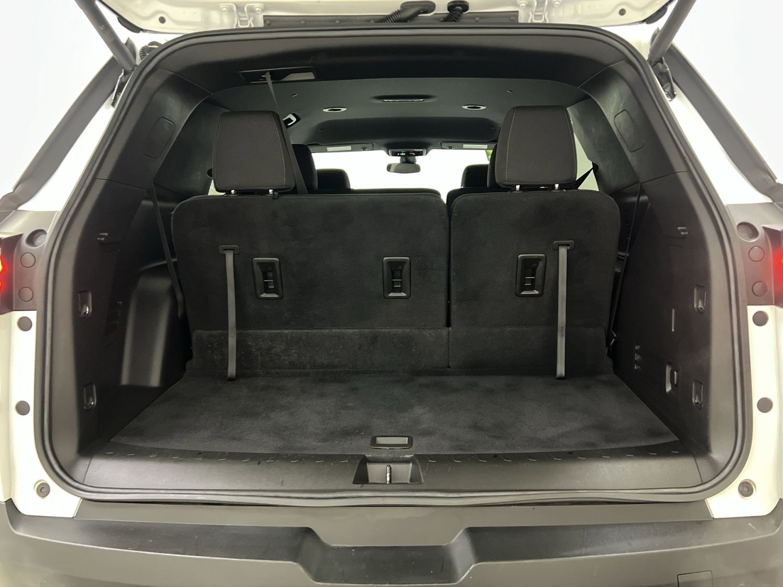 Used 2022 Chevrolet Traverse LT image 24