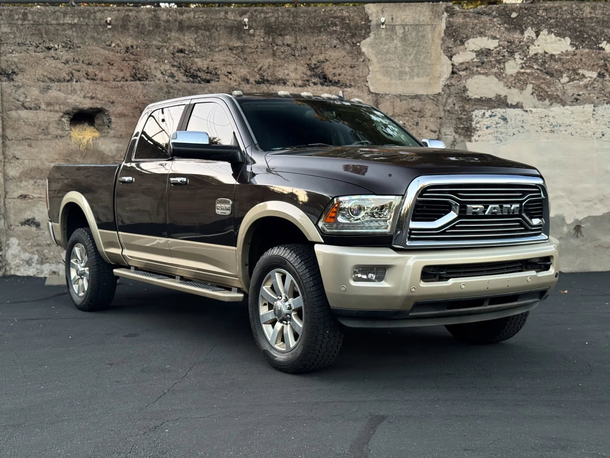 Used 2016 RAM 2500 Longhorn w/ Convenience Group AWD/4WD image 2