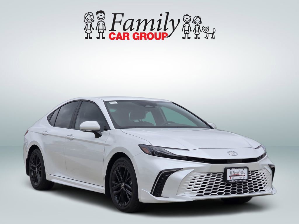 Used 2025 Toyota Camry XSE FWD image 2