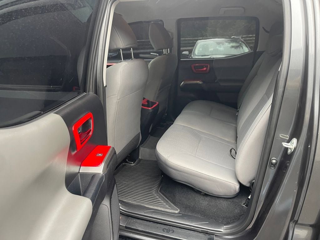 Used 2019 Toyota Tacoma SR5 AWD/4WD image 14