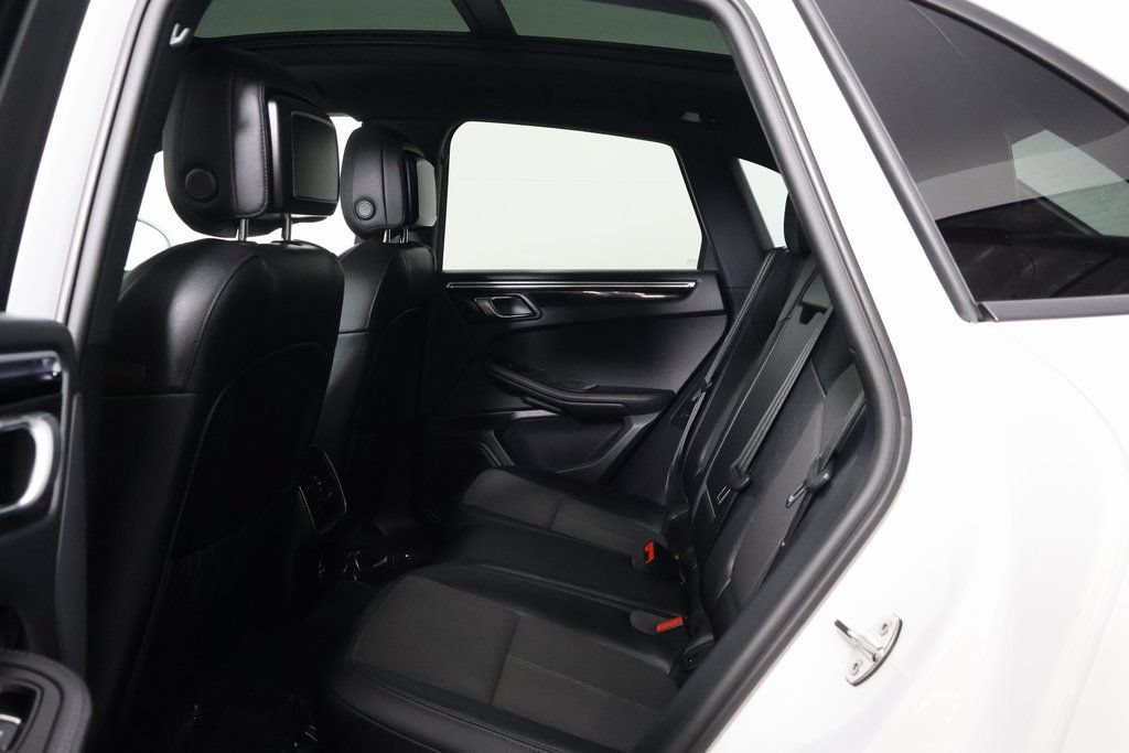 Used 2024 Porsche Macan AWD/4WD image 11