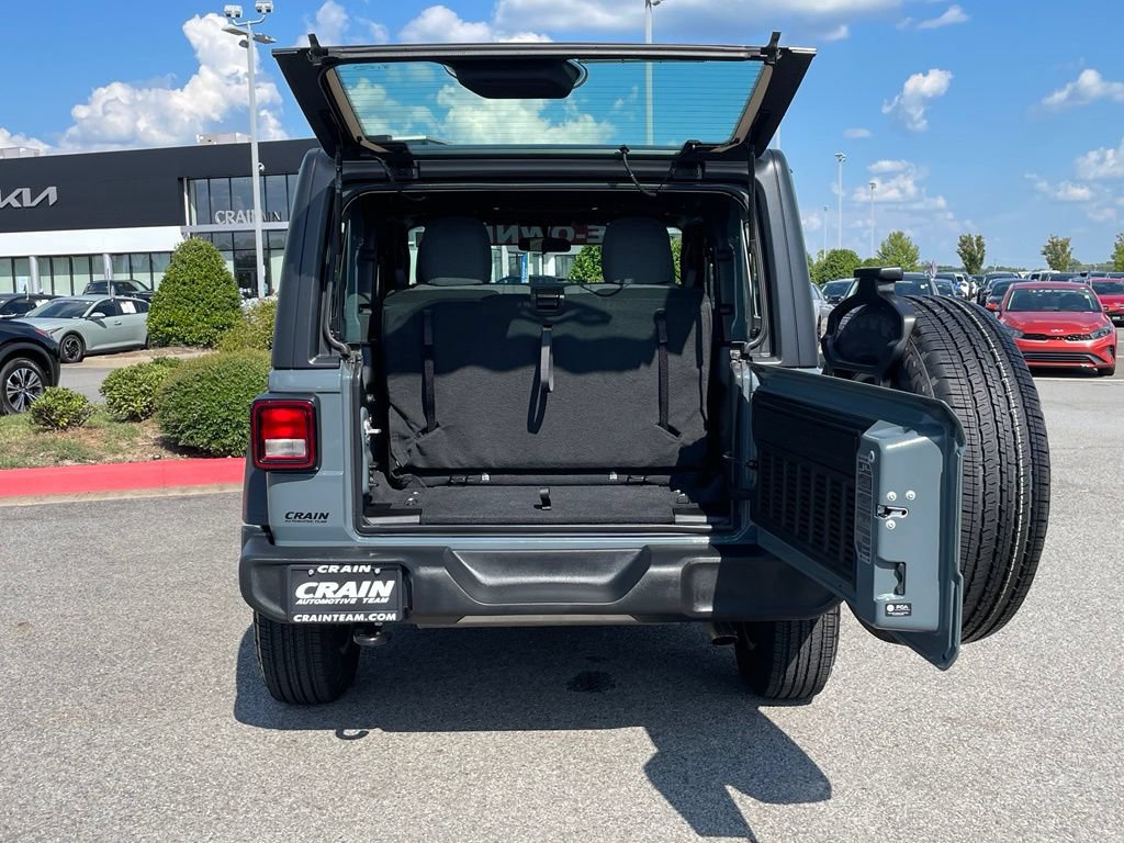 Used 2026 Jeep Wrangler Sport AWD/4WD image 7