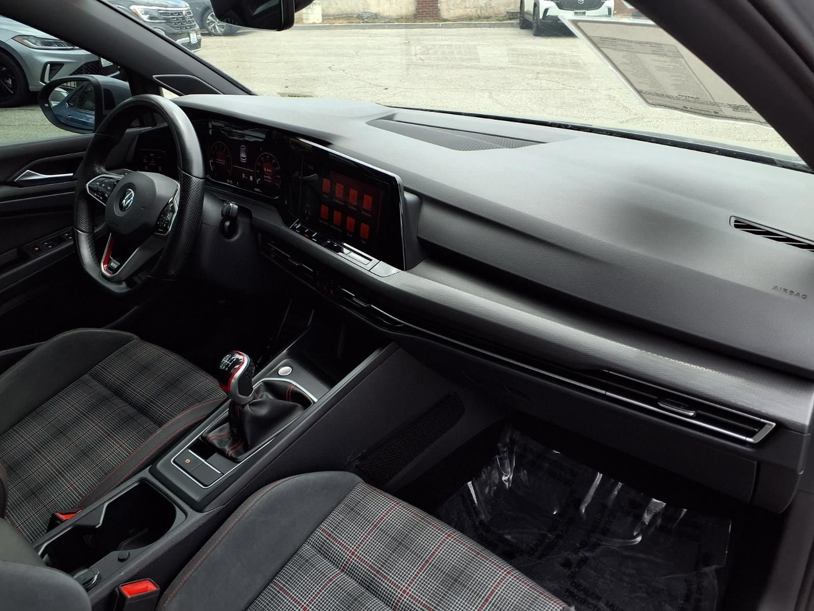 Used 2022 Volkswagen GTI SE FWD image 22