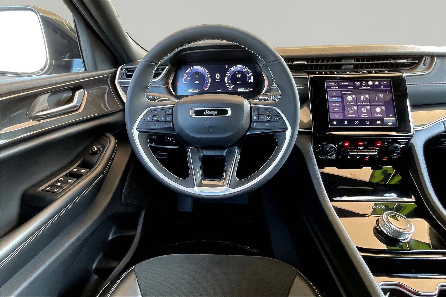Used 2023 Jeep Grand Cherokee L Laredo AWD/4WD image 8