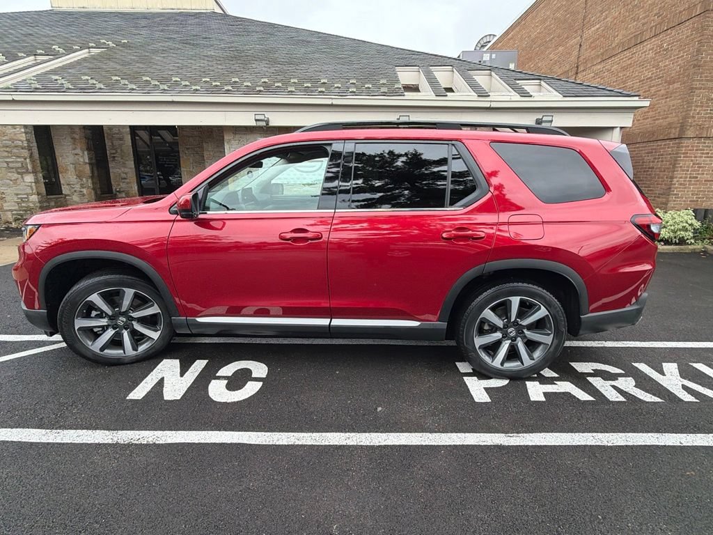 Certified 2024 Honda Pilot Touring image 12