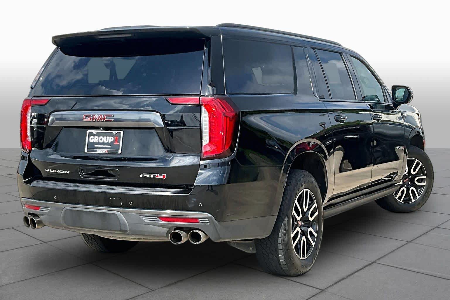 Used 2022 GMC Yukon XL AT4 AWD/4WD image 13