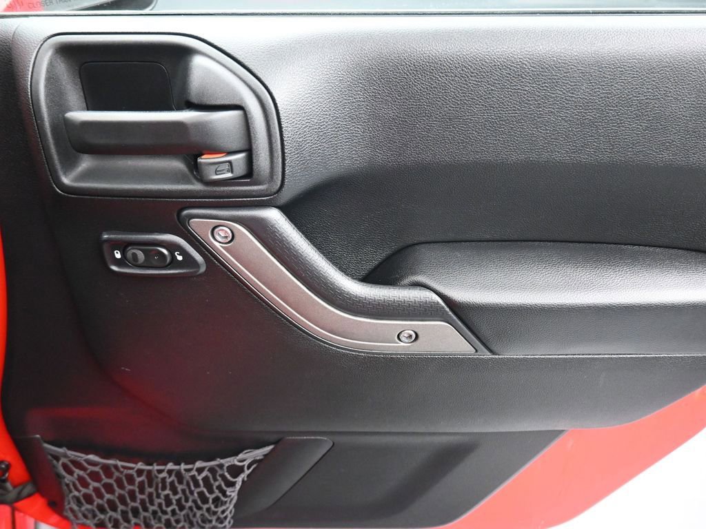 Used 2017 Jeep Wrangler Unlimited Willys image 31