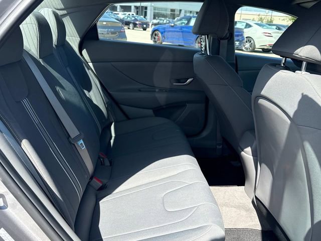 Used 2023 Hyundai Elantra SEL image 14