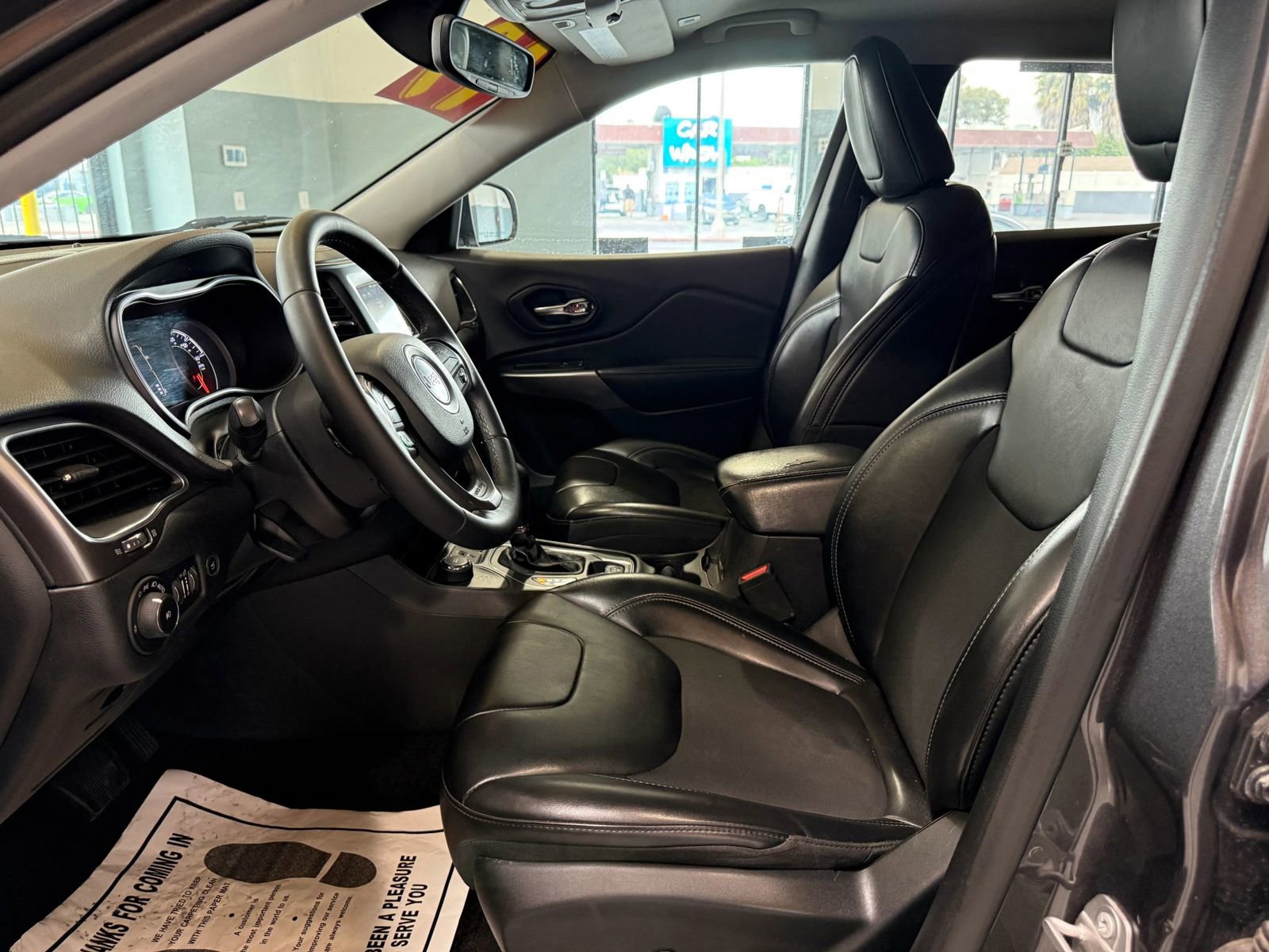 Used 2019 Jeep Cherokee Latitude Plus w/ Comfort/Convenience Group image 10