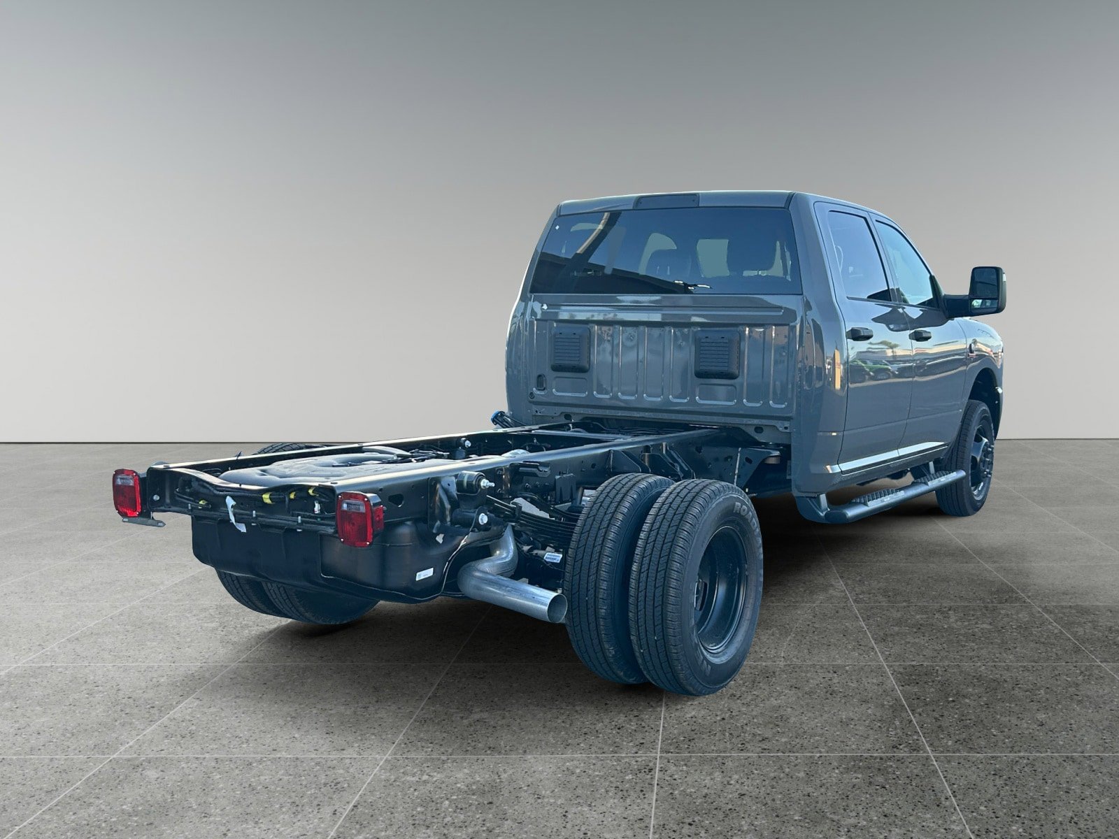New 2026 RAM 3500 Big Horn AWD/4WD image 5