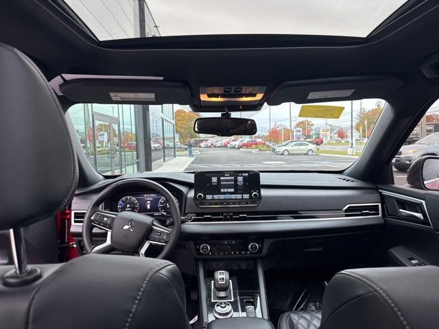 Used 2023 Mitsubishi Outlander SEL Black Edition image 13