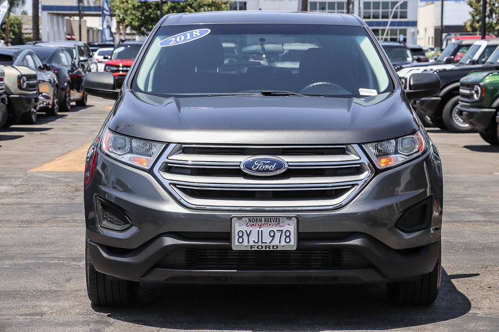 Certified 2018 Ford Edge SE FWD image 2