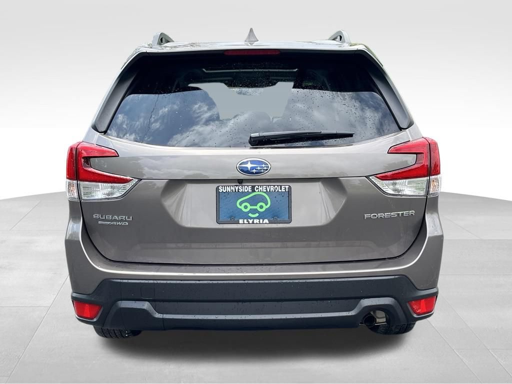 Used 2023 Subaru Forester Premium AWD/4WD image 3