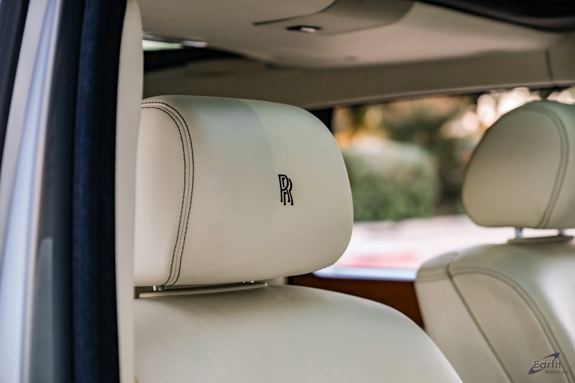 Used 2014 Rolls-Royce Phantom Sedan image 43
