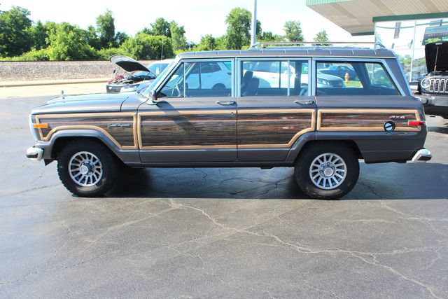 Used 1990 Jeep Grand Wagoneer AWD/4WD image 5