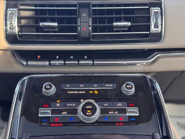 Used 2022 Lincoln Navigator L Reserve AWD/4WD image 18