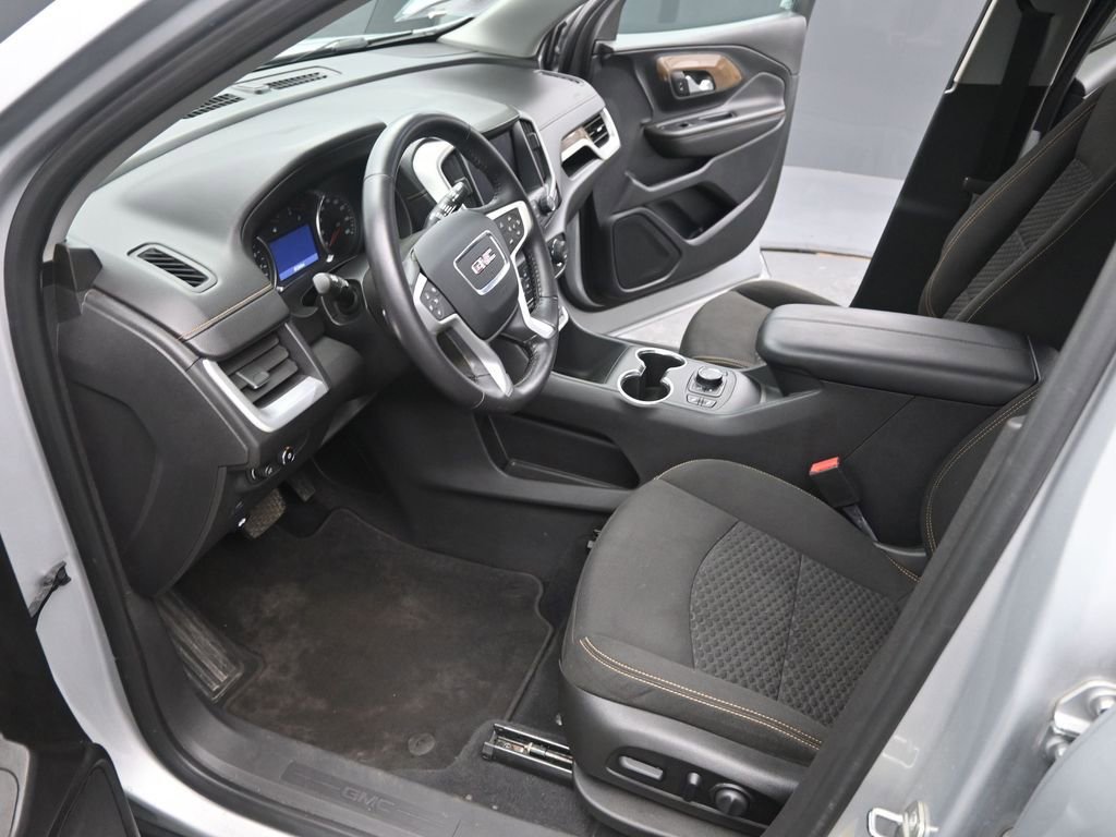 Used 2021 GMC Terrain SLE w/ Driver Convenience Package image 9