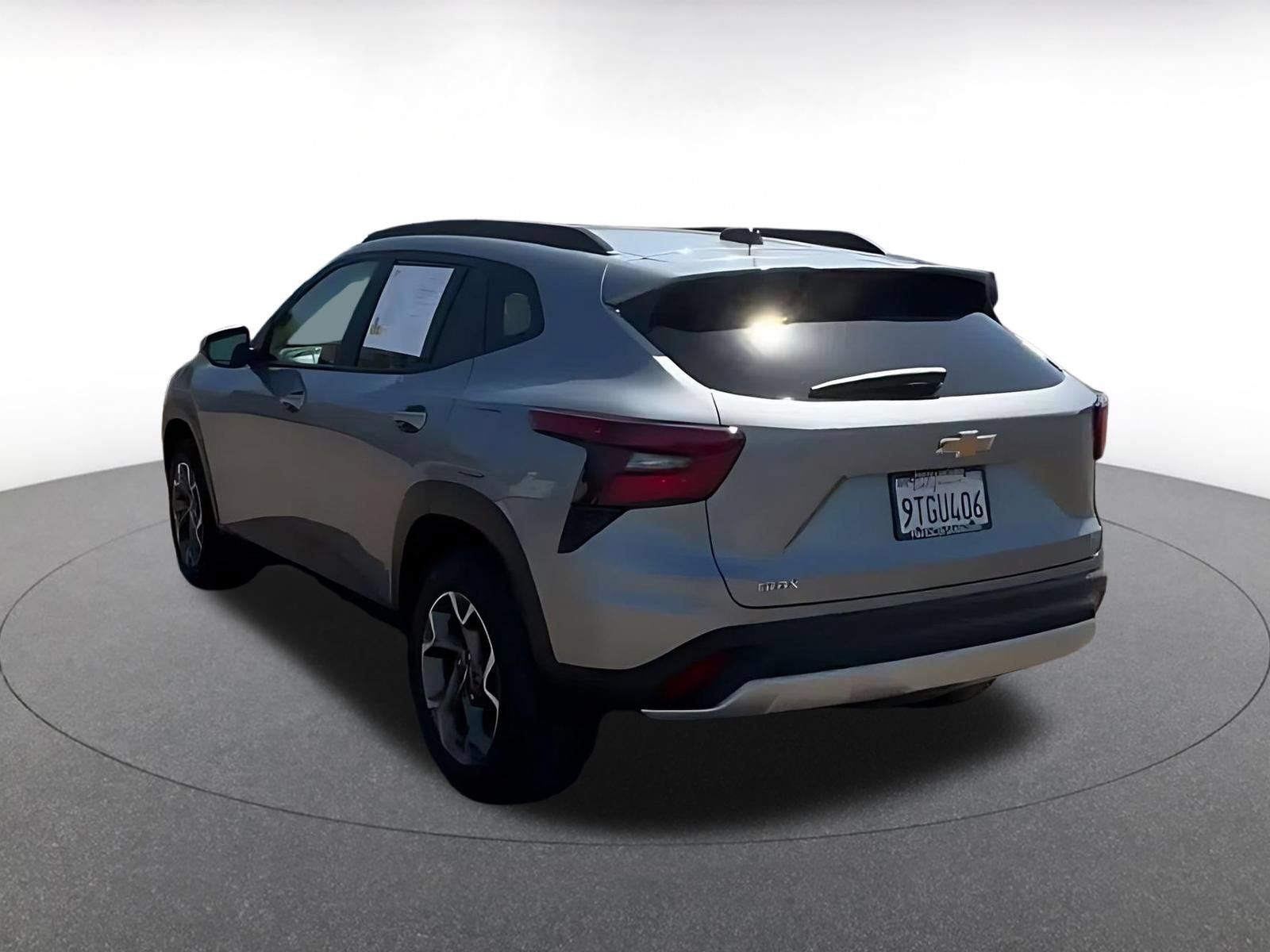 Used 2025 Chevrolet Trax LT FWD image 10
