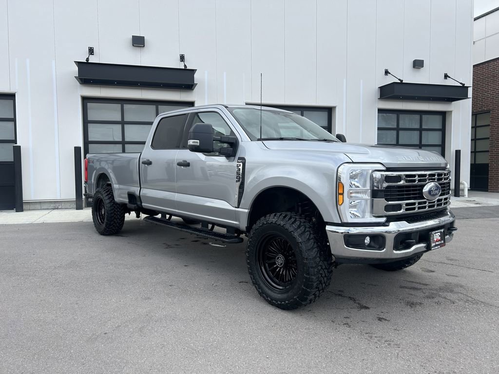 Used 2024 Ford F350 XLT image 3