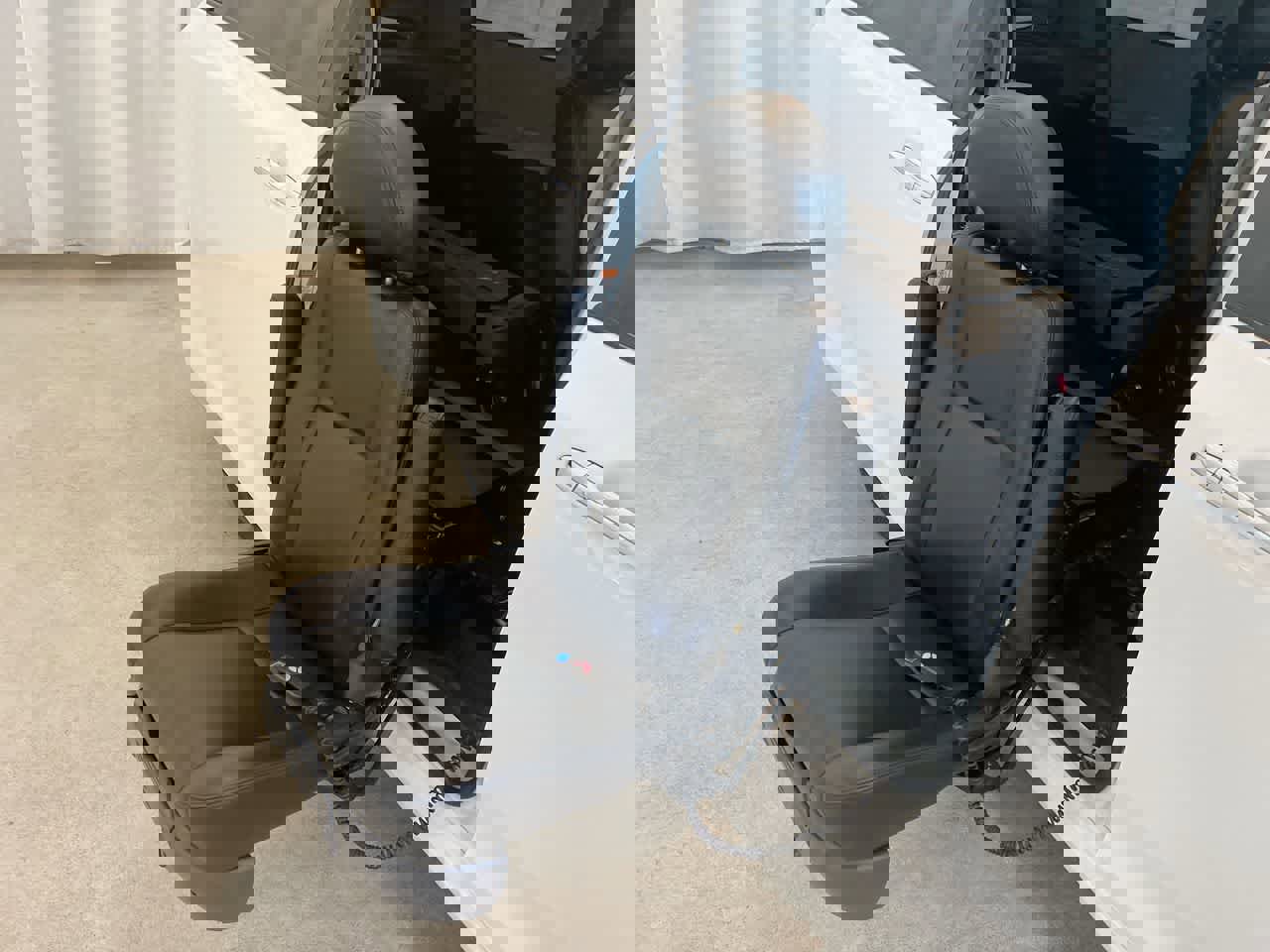 Used 2020 Toyota Sienna SE w/ SE Preferred Package image 30