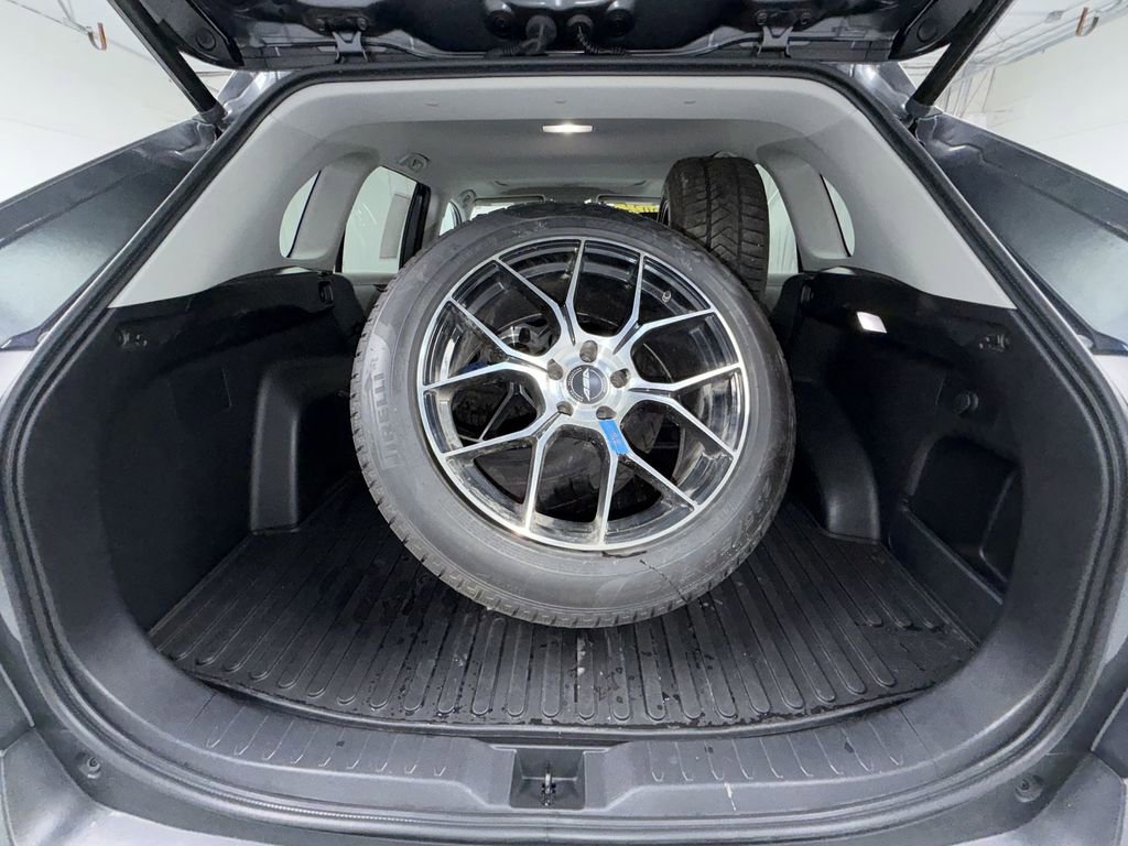 Certified 2022 Toyota RAV4 XLE Premium AWD/4WD image 11