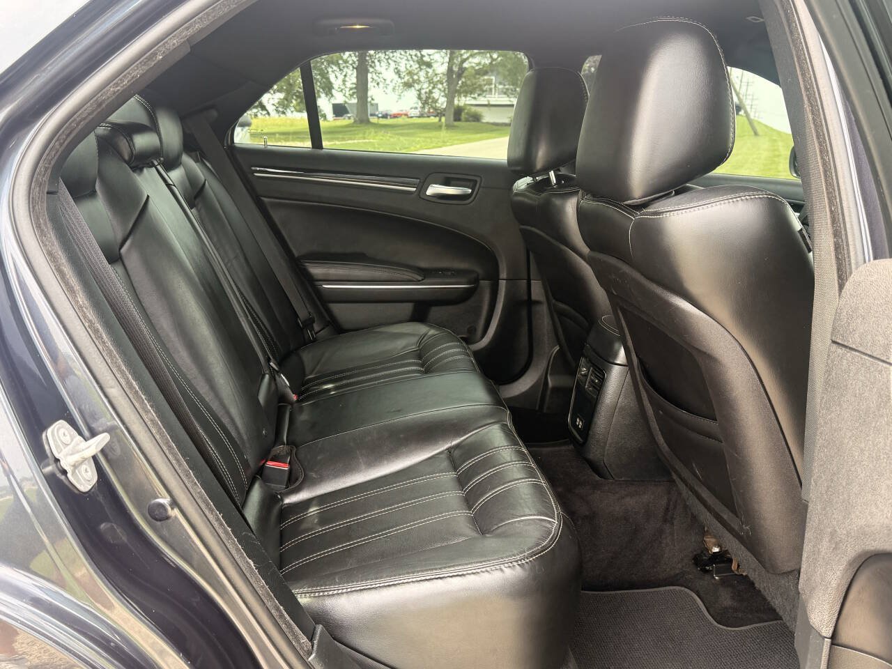 Used 2018 Chrysler 300 S AWD/4WD image 30