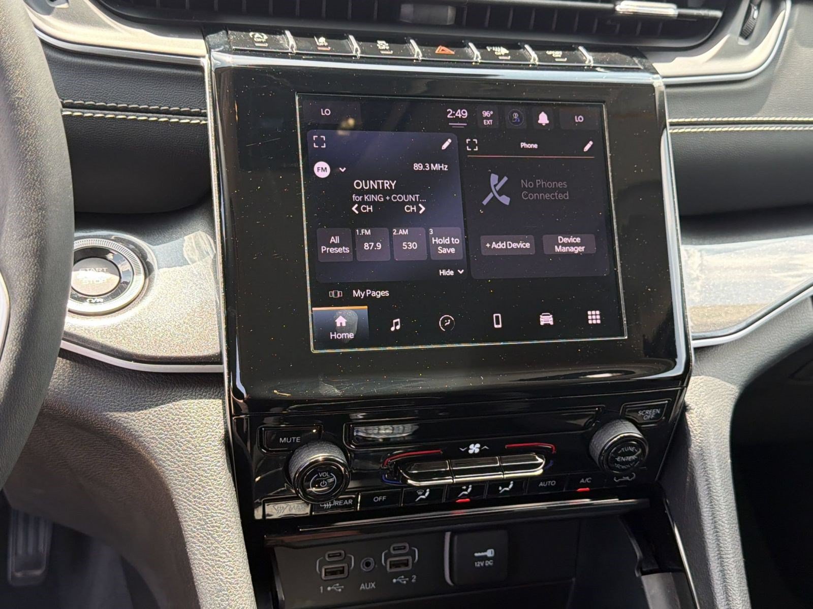 Used 2023 Jeep Grand Cherokee Laredo AWD/4WD image 19